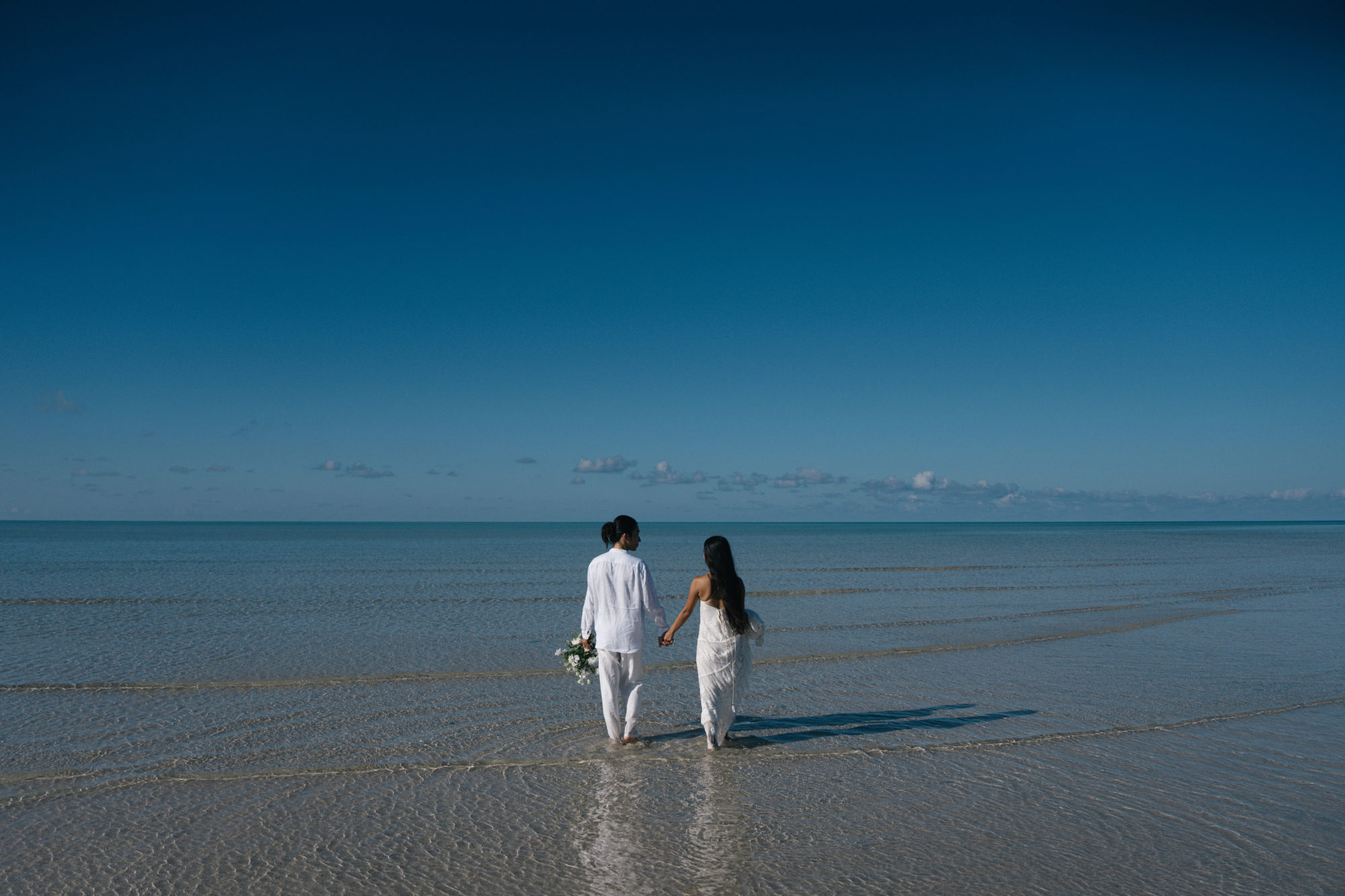 沖縄・宮古島の前撮り/フォトウェディングのロケーション撮影