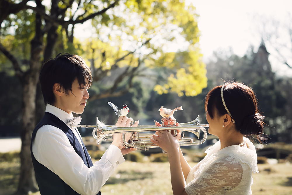 兵庫・甲山森林公園の前撮り/フォトウェディングのロケーション撮影 | ２人らしいグッズを持ち込んで、思いっきり楽しく！