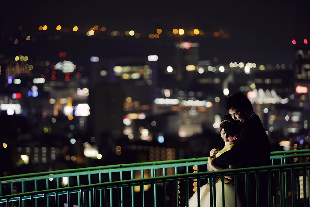 神戸・ヴィーナスブリッジの前撮り/フォトウェディングのロケーション撮影 | 人気の夜景スポットで前撮り撮影。