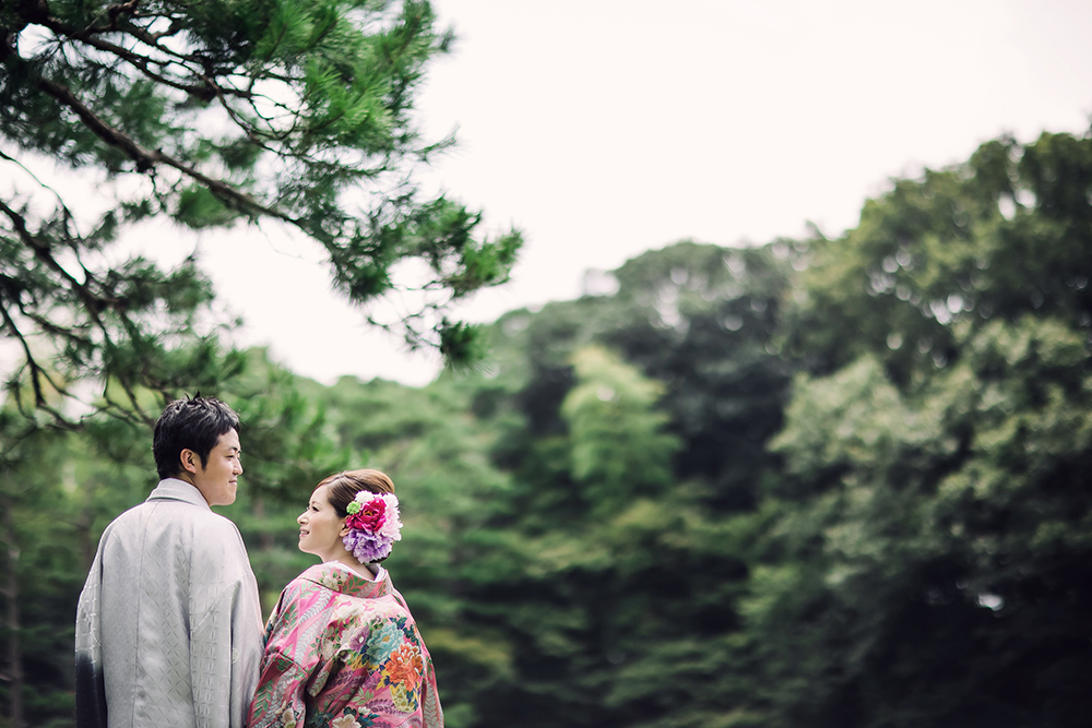 福岡・石橋文化センターの前撮り/フォトウェディングのロケーション撮影 | 木々に囲まれているので、たくさんの自然の中で。