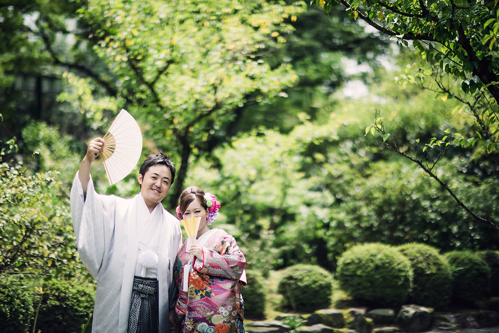 福岡・石橋文化センターの前撮り/フォトウェディングのロケーション撮影 | 木々に囲まれているので、たくさんの自然の中で。