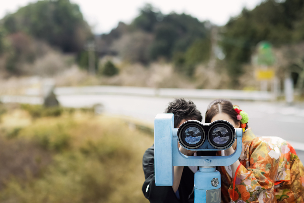 滋賀・比叡山ドライブウェイの前撮り/フォトウェディングのロケーション撮影 | 自然に囲まれたロケーションで、ふたりらしく楽しく前撮り。