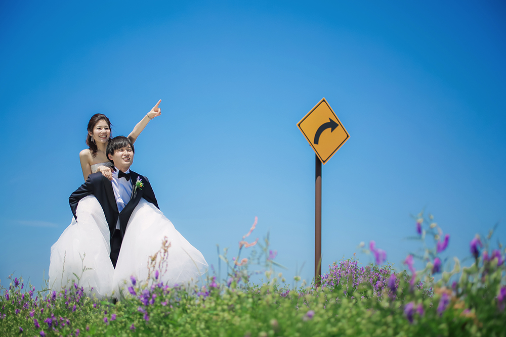 滋賀・土手の前撮り/フォトウェディングのロケーション撮影 | 自然に囲まれたロケーションで。