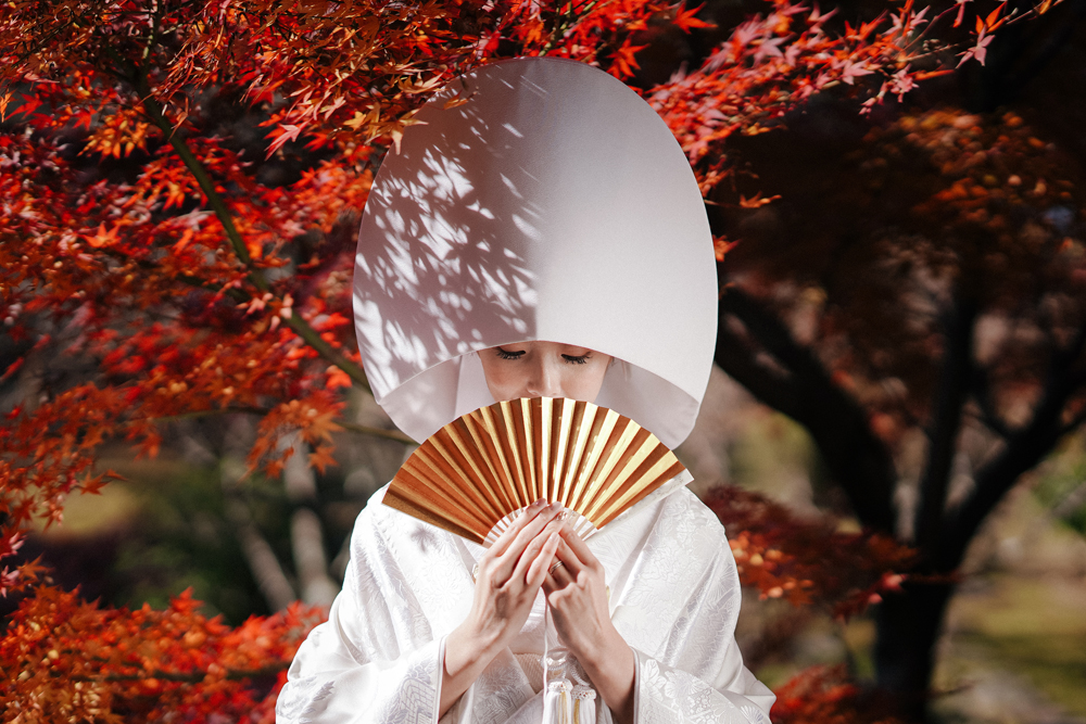 京都「萬福寺」で楓に白無垢が映える、前撮り・フォトウェディング。