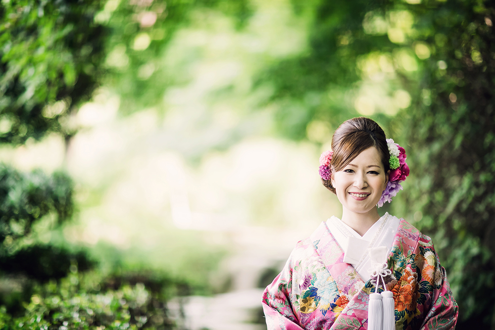 福岡・石橋文化センターの前撮り/フォトウェディングのロケーション撮影 | 夏の季節は新緑たっぷり◎
