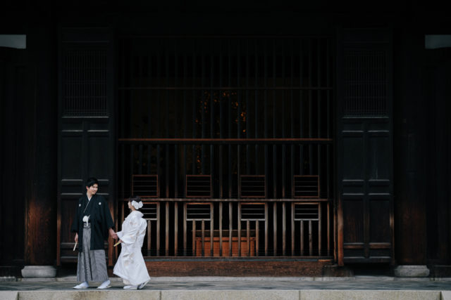 京都・東福寺・境内の前撮り/フォトウェディングのロケーション撮影 | 静かなお寺でまるで二人きりの世界を。