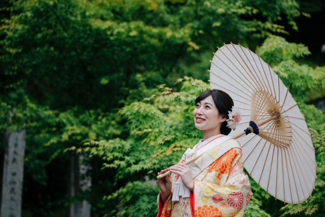 京都・正寿院の前撮り/フォトウェディングのロケーション撮影 | 室内だけでなくお庭でも撮影。