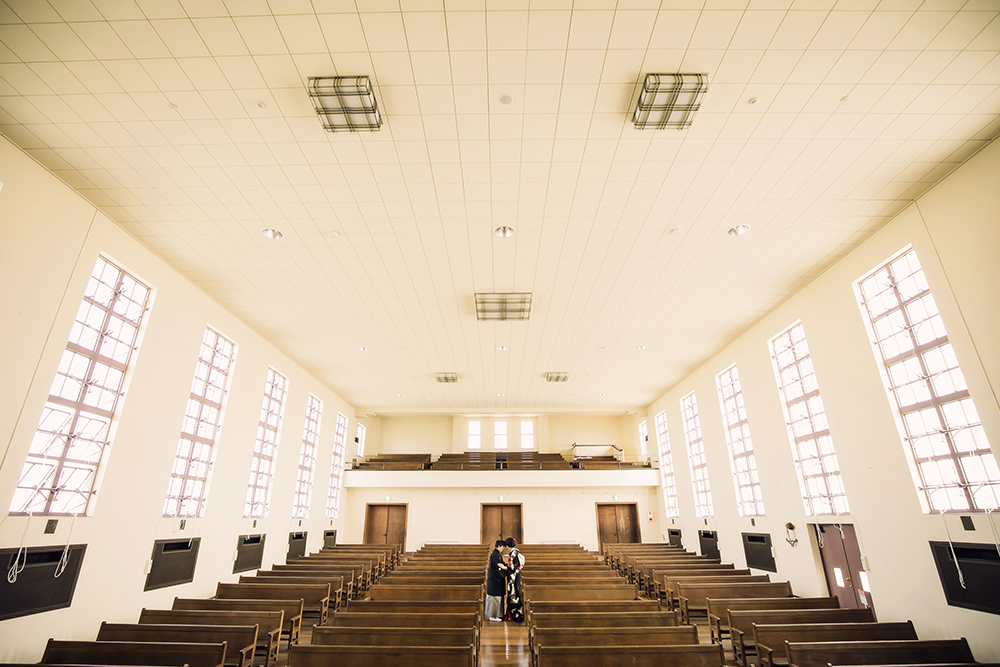 滋賀・豊郷小学校の前撮り/フォトウェディングのロケーション撮影 | 歴史深いレトロな小学校にて。