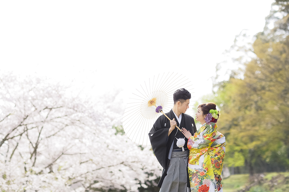 滋賀・安土城跡の前撮り/フォトウェディングのロケーション撮影 | 桜いっぱいのロケーションで。