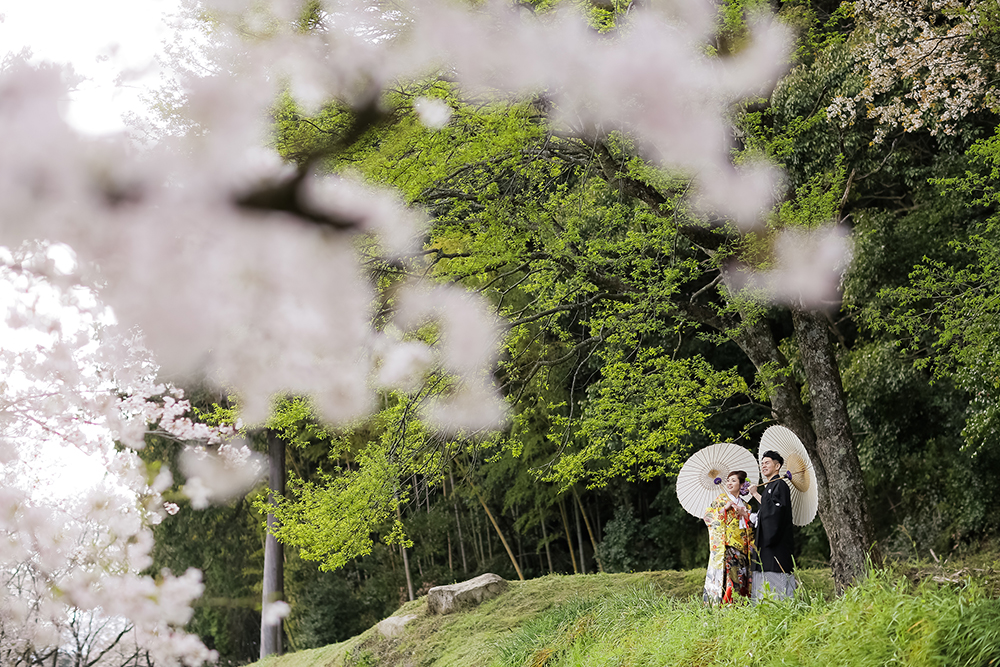 滋賀・安土城跡の前撮り/フォトウェディングのロケーション撮影 | 自然に囲まれているロケーションです。