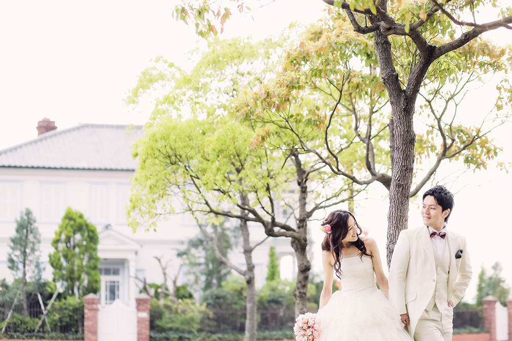 兵庫・北公園の前撮り/フォトウェディングのロケーション撮影 | 神戸にあるきれいな光が入る公園にて。