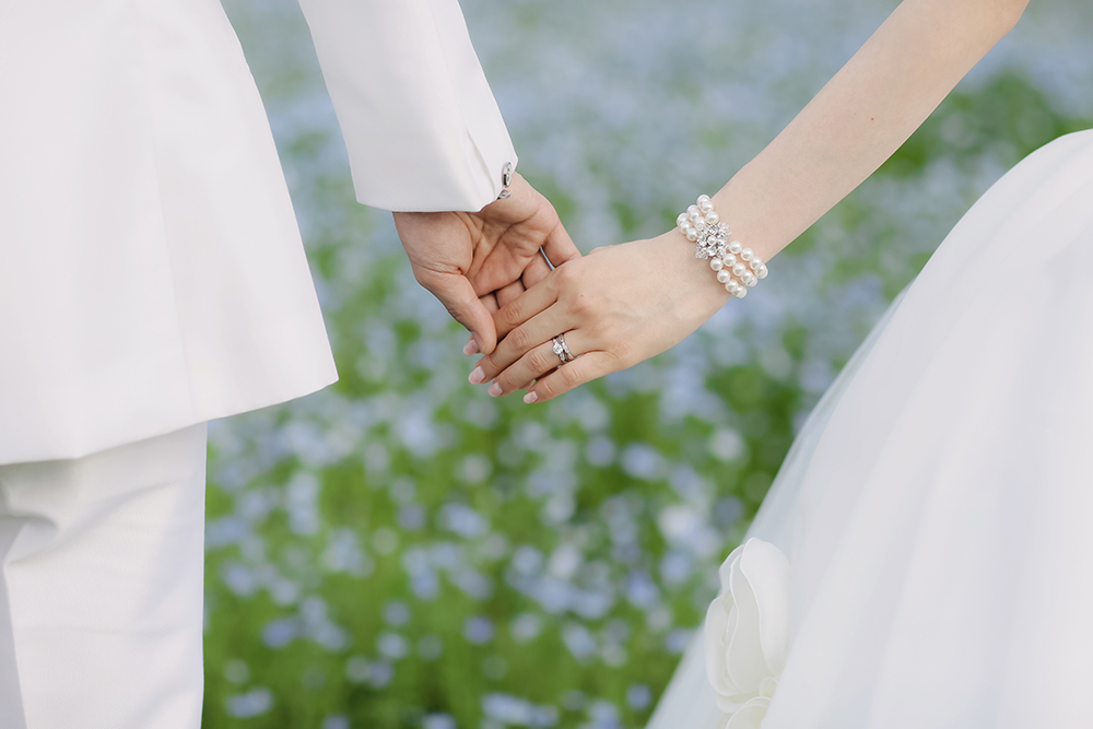 兵庫・明石海峡公園の前撮り/フォトウェディングのロケーション撮影 | 一面に咲くネモフィラと一緒に。