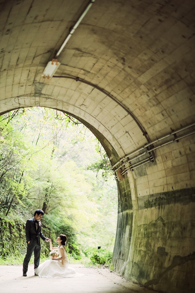 兵庫・神戸森林植物園の前撮り/フォトウェディングのロケーション撮影 | 六甲山の広大な森林植物園にて。