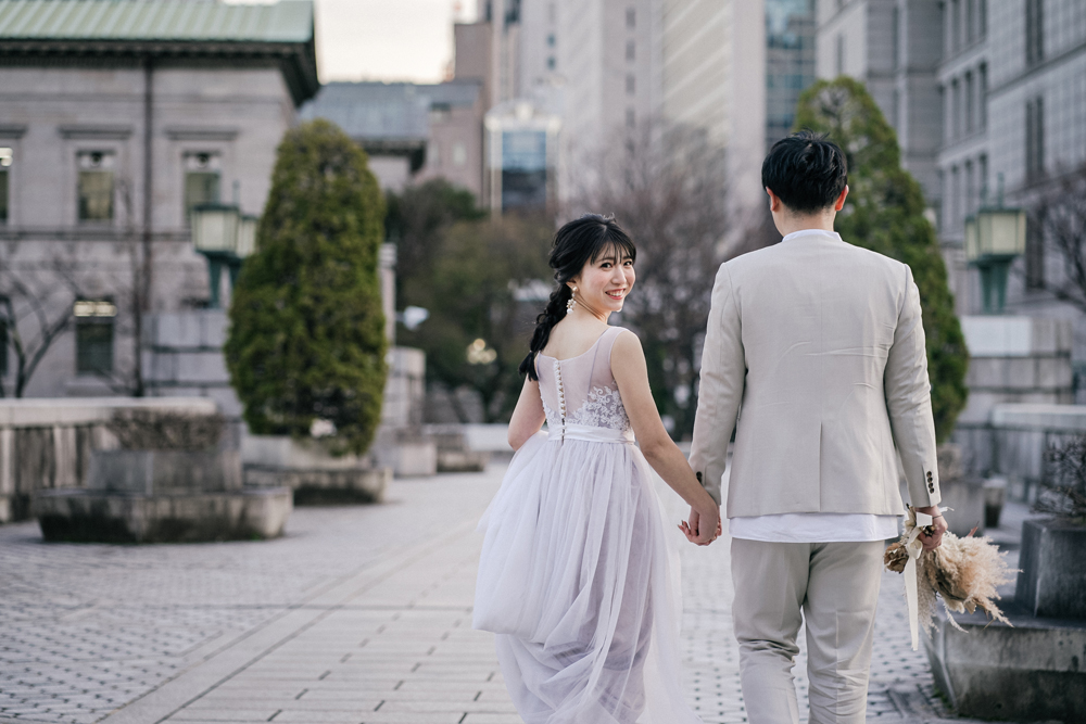 大阪・中之島の前撮り/フォトウェディングのロケーション撮影 | 思い出の大阪の場所で洋装前撮り。