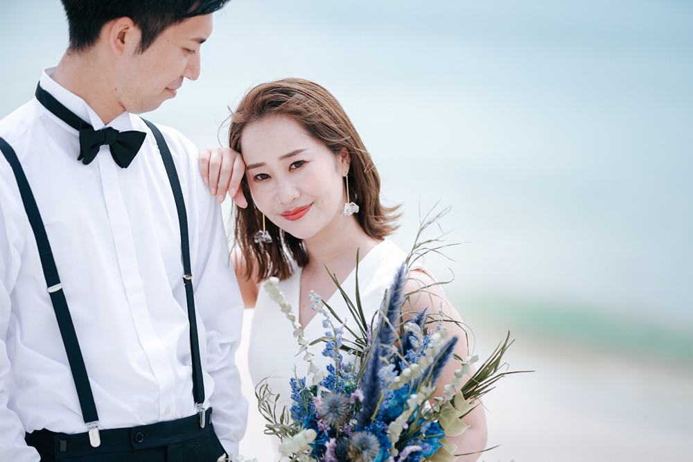 和歌山・白良浜の前撮り/フォトウェディングのロケーション撮影 | 関西の中でも美しい白い砂浜のビーチでドレス前撮り。