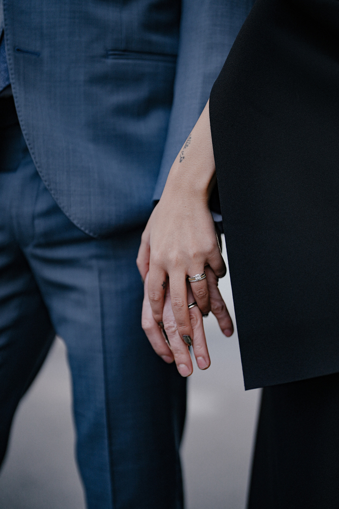 東京・代官山の前撮り/フォトウェディングのロケーション撮影 | 前撮りショットで人気の手元カットもふたりらしさを出して◎