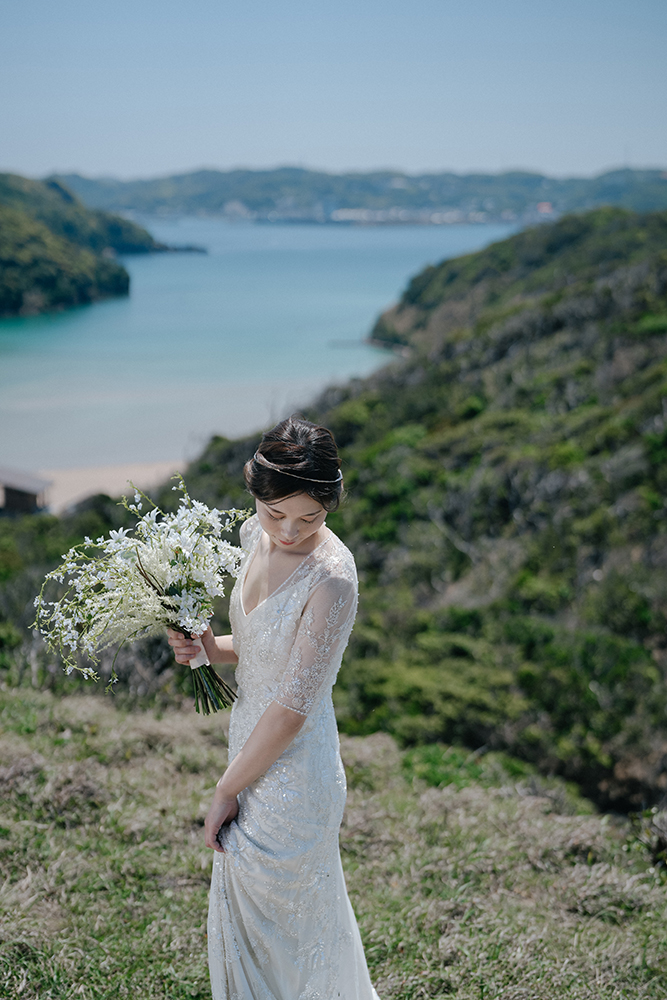 長崎・壱岐島の前撮り/フォトウェディングのロケーション撮影 | こだわりのドレス、ブーケと一緒に。