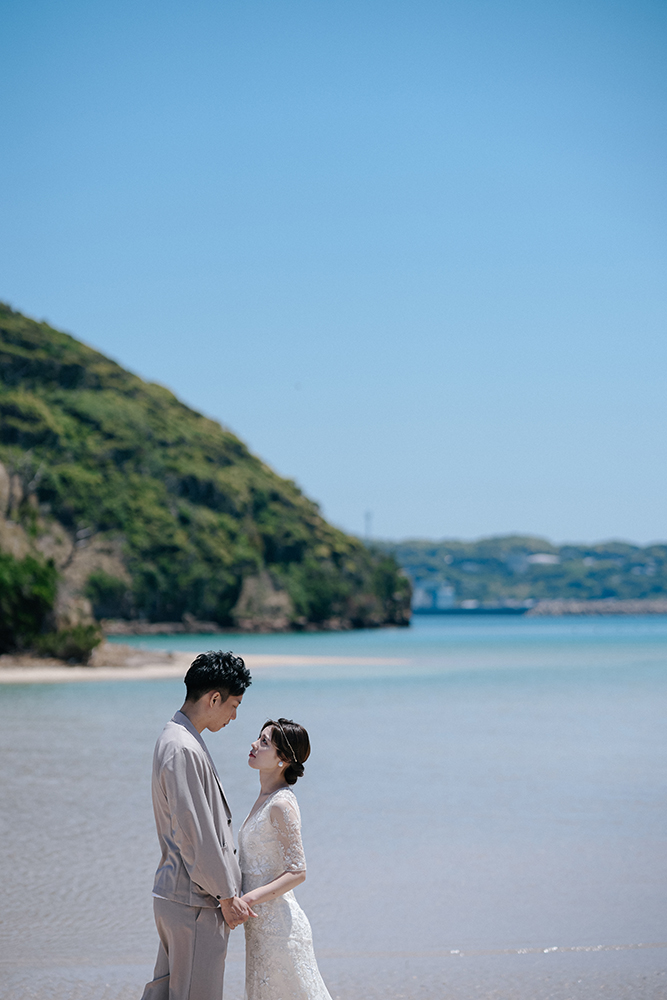 長崎・壱岐島の前撮り/フォトウェディングのロケーション撮影 | 透きとおるきれいな海。