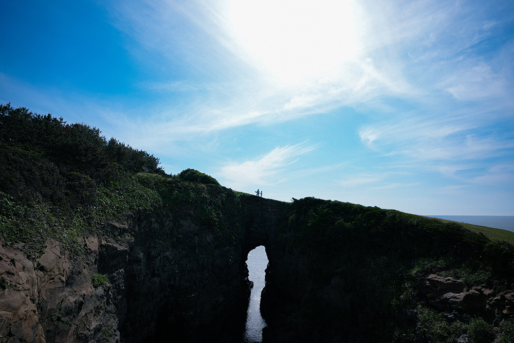 長崎・壱岐島の前撮り/フォトウェディングのロケーション撮影 | 雄大な自然に溶け込んで。