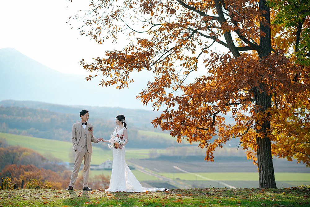 北海道・秋の前撮り/フォトウェディングのロケーション撮影 | 秋色に染まった北海道。