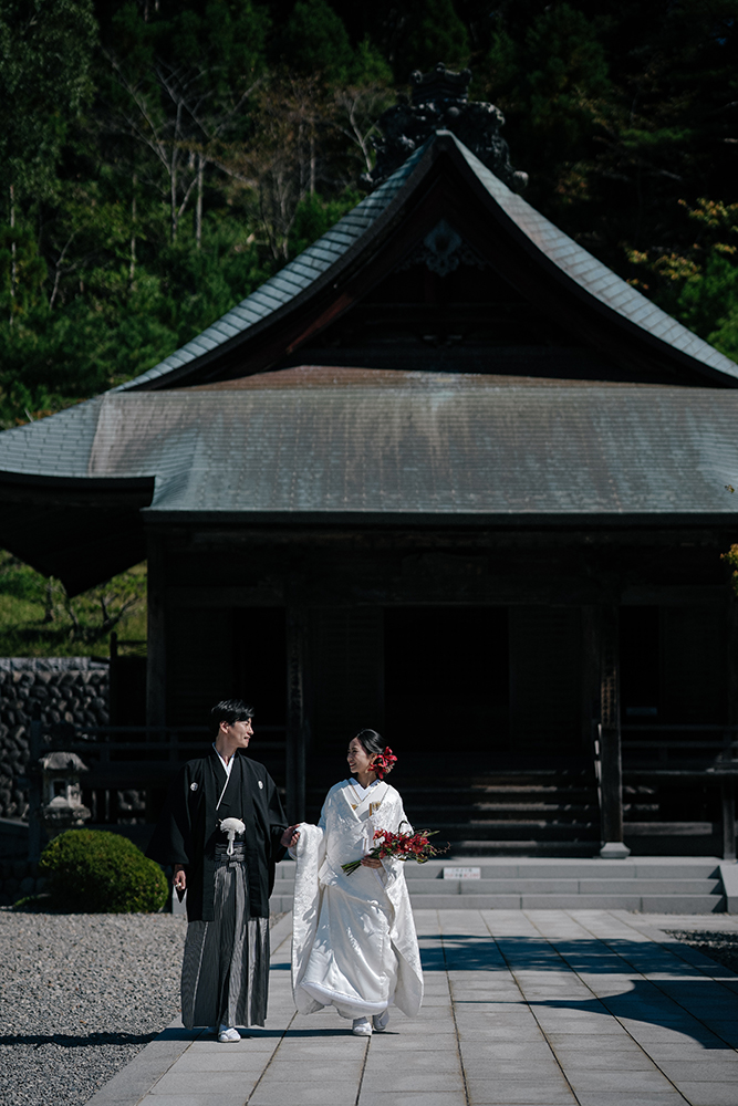 静岡・法多山尊永寺の前撮り/フォトウェディングのロケーション撮影 | 撮影スポットがたくさんあります。