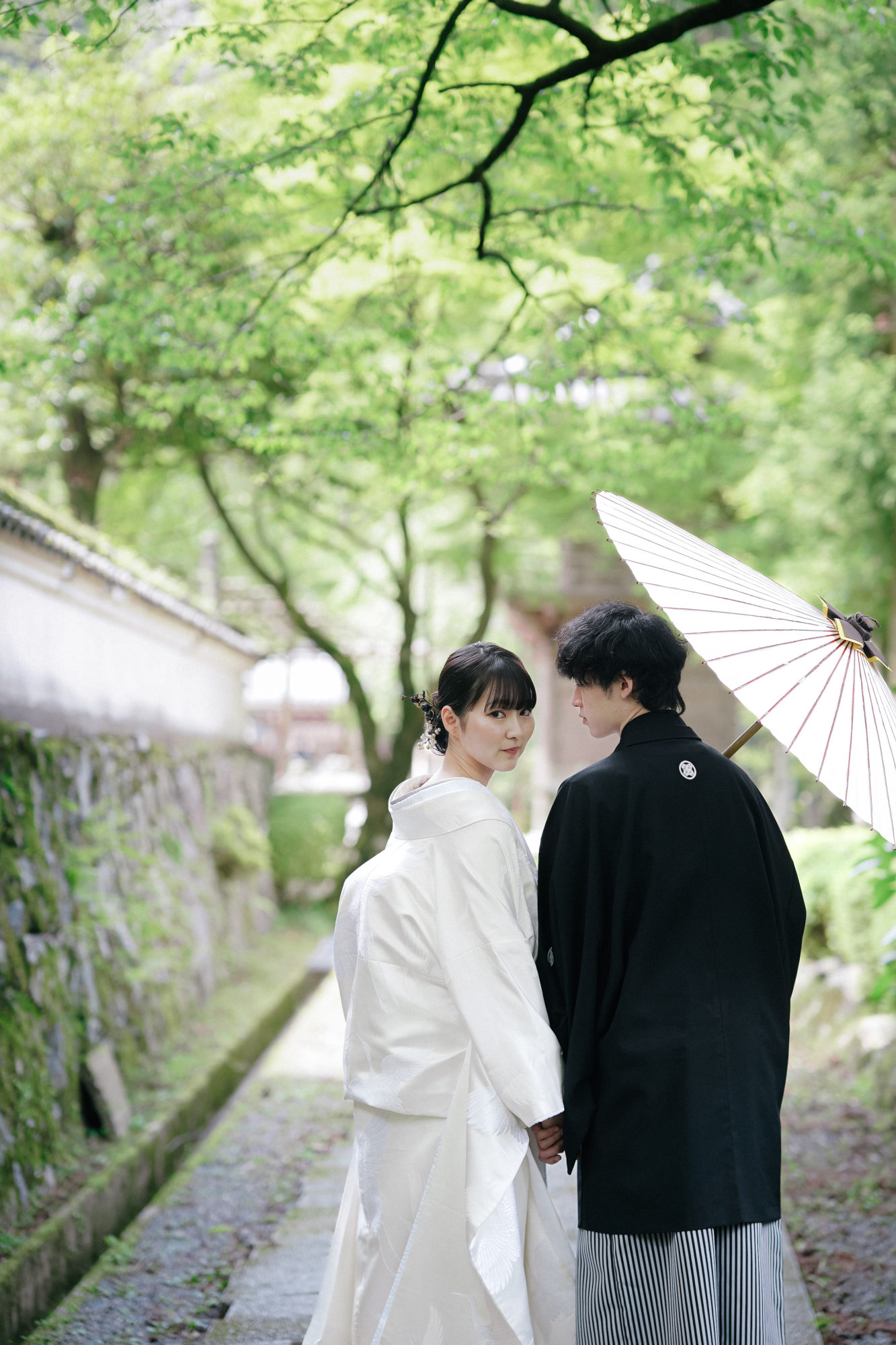 福岡・千如寺の前撮り/フォトウェディングのロケーション撮影 | 雷山の中腹にある静かなお寺。