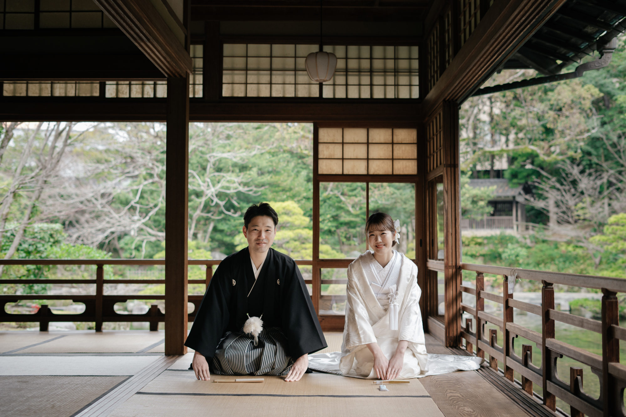 福岡・友泉亭公園・大広間の前撮り/フォトウェディングのロケーション撮影 | 定番の正座ショット