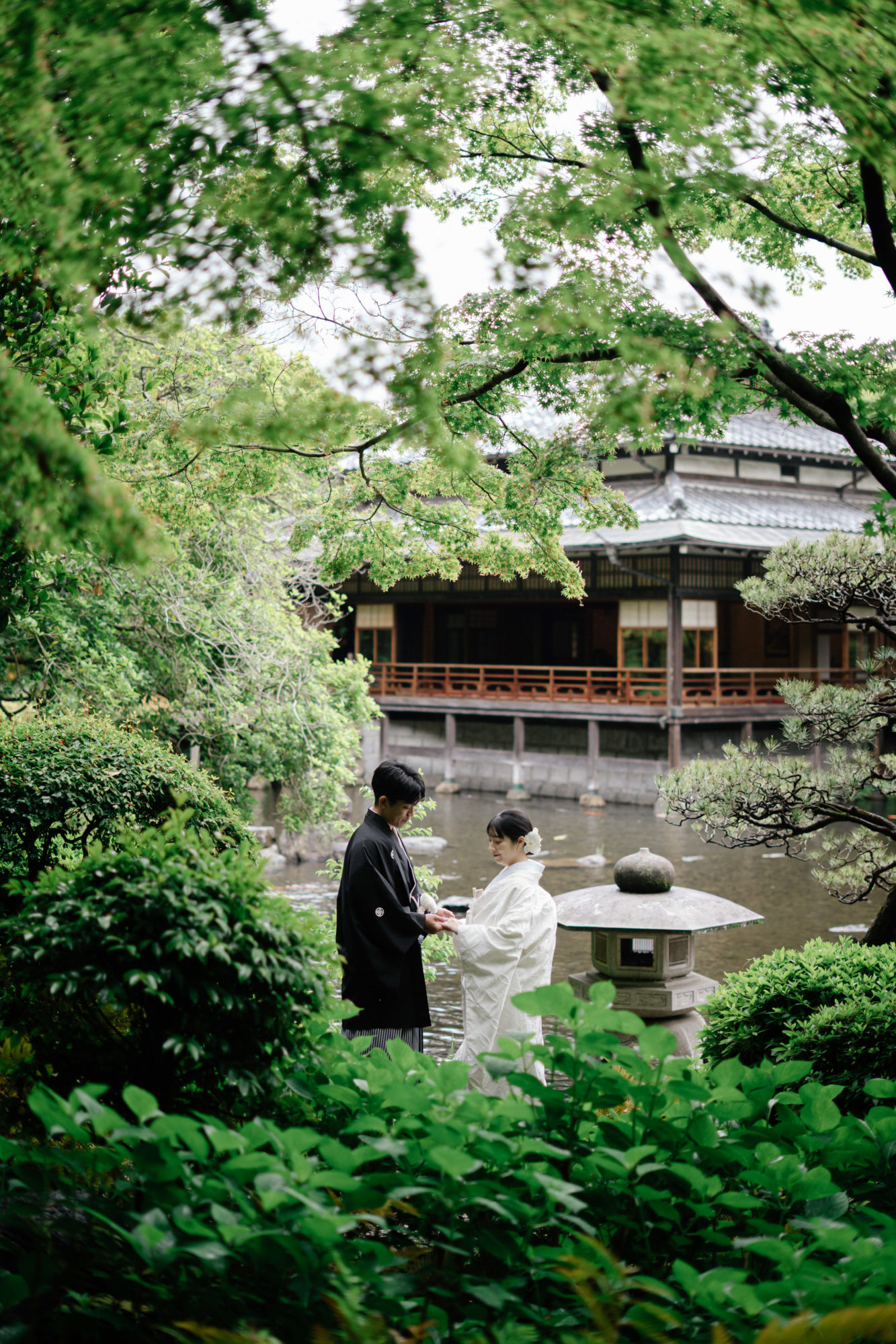 福岡・友泉亭公園の前撮り/フォトウェディングのロケーション撮影 | 緑が豊かな友泉亭。