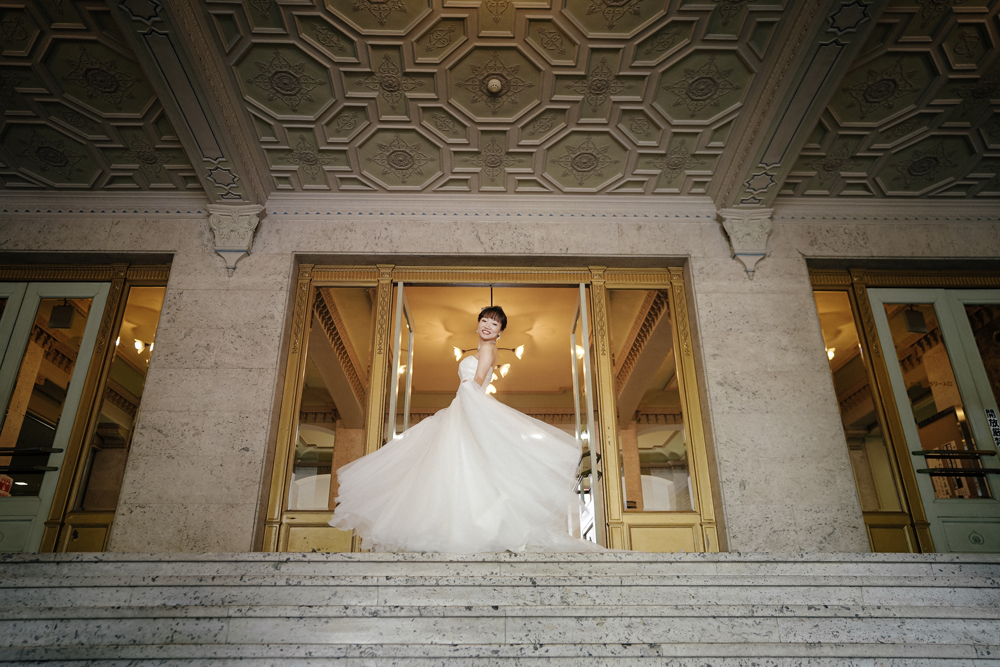 静岡・静岡市役所の前撮り/フォトウェディングのロケーション撮影 | 国の文化財をバックに、憧れのドレスを着て。
