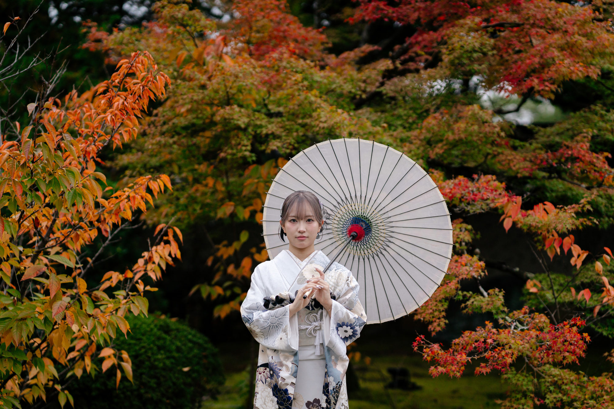 京都・随心院・紅葉の前撮り/フォトウェディングでのロケーション撮影 | 随心院の紅葉と