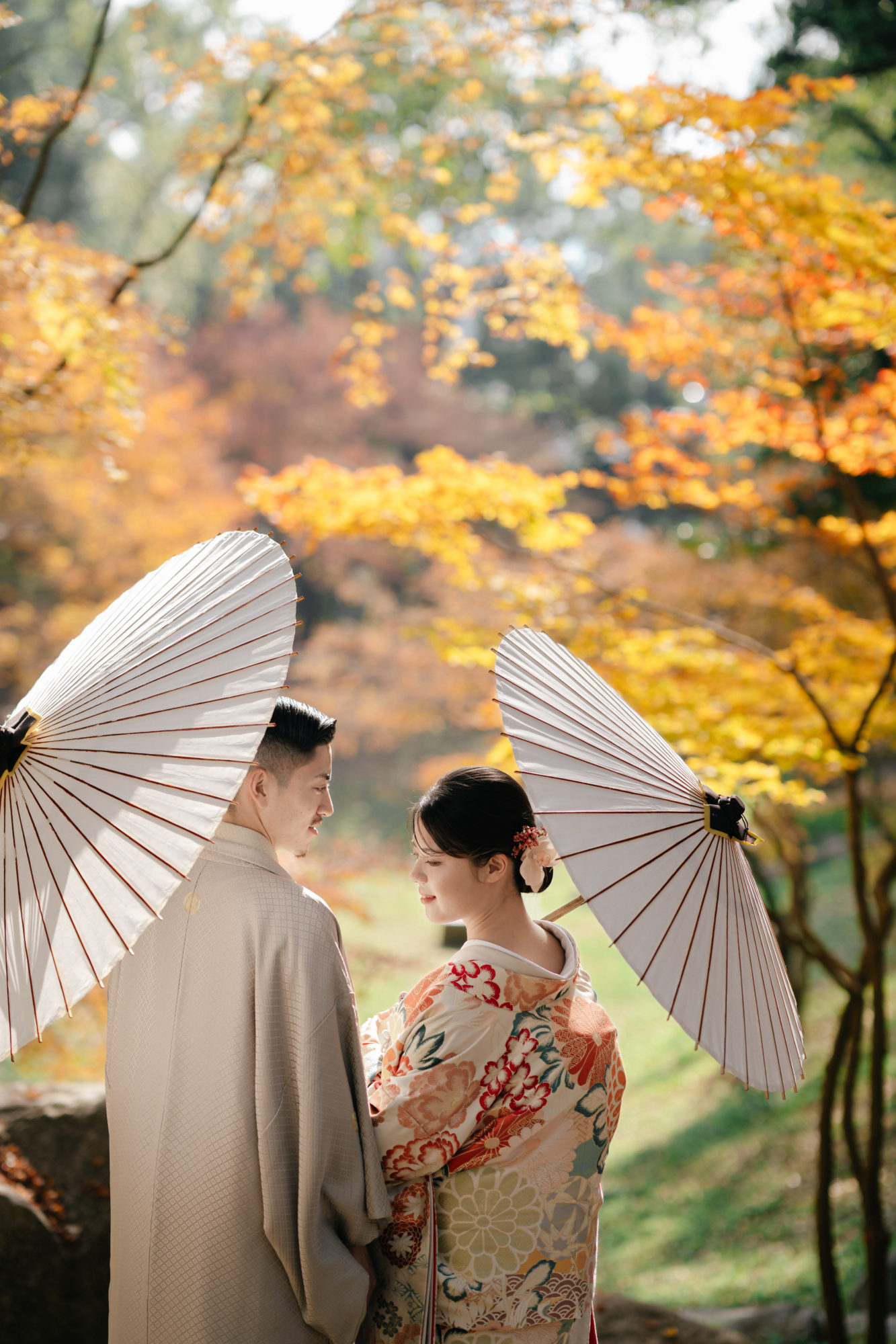 福岡・西公園の前撮り/フォトウェディングのロケーション撮影 | 紅葉が色鮮やかな西公園での和装ロケーション撮影。