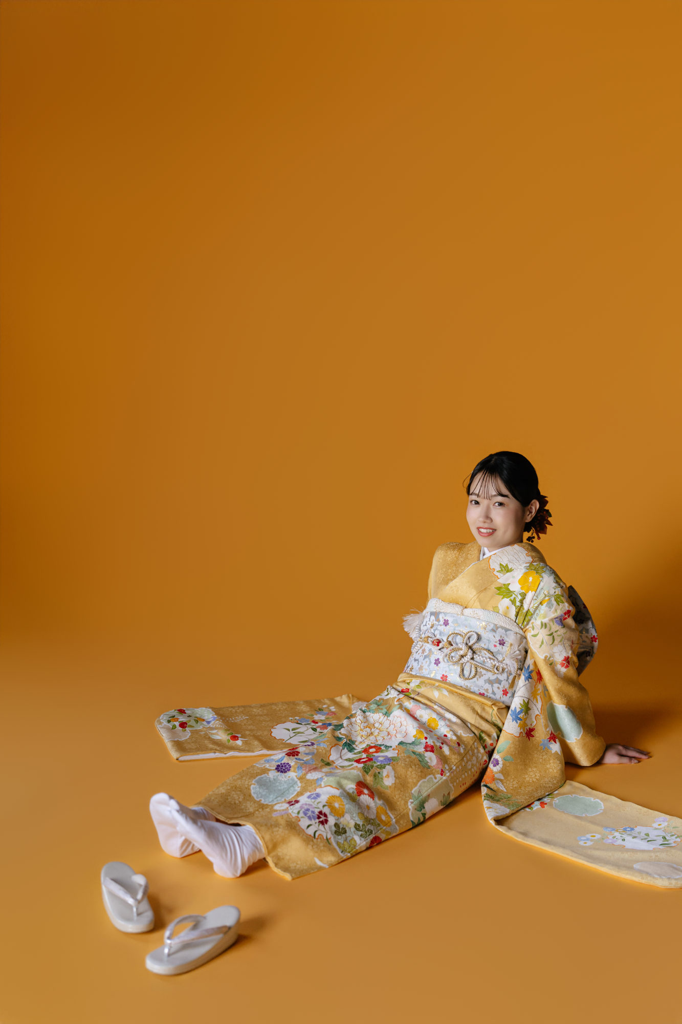 京都・スタジオの前撮り/フォトウェディングでのロケーション撮影 | 着物の色に合わせてポップに可愛く