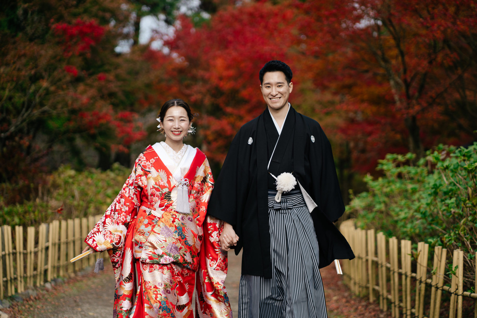 福岡・呑山観音寺の前撮り/フォトウェディングのロケーション撮影 | 福岡の紅葉スポット、呑山観音寺での前撮り。