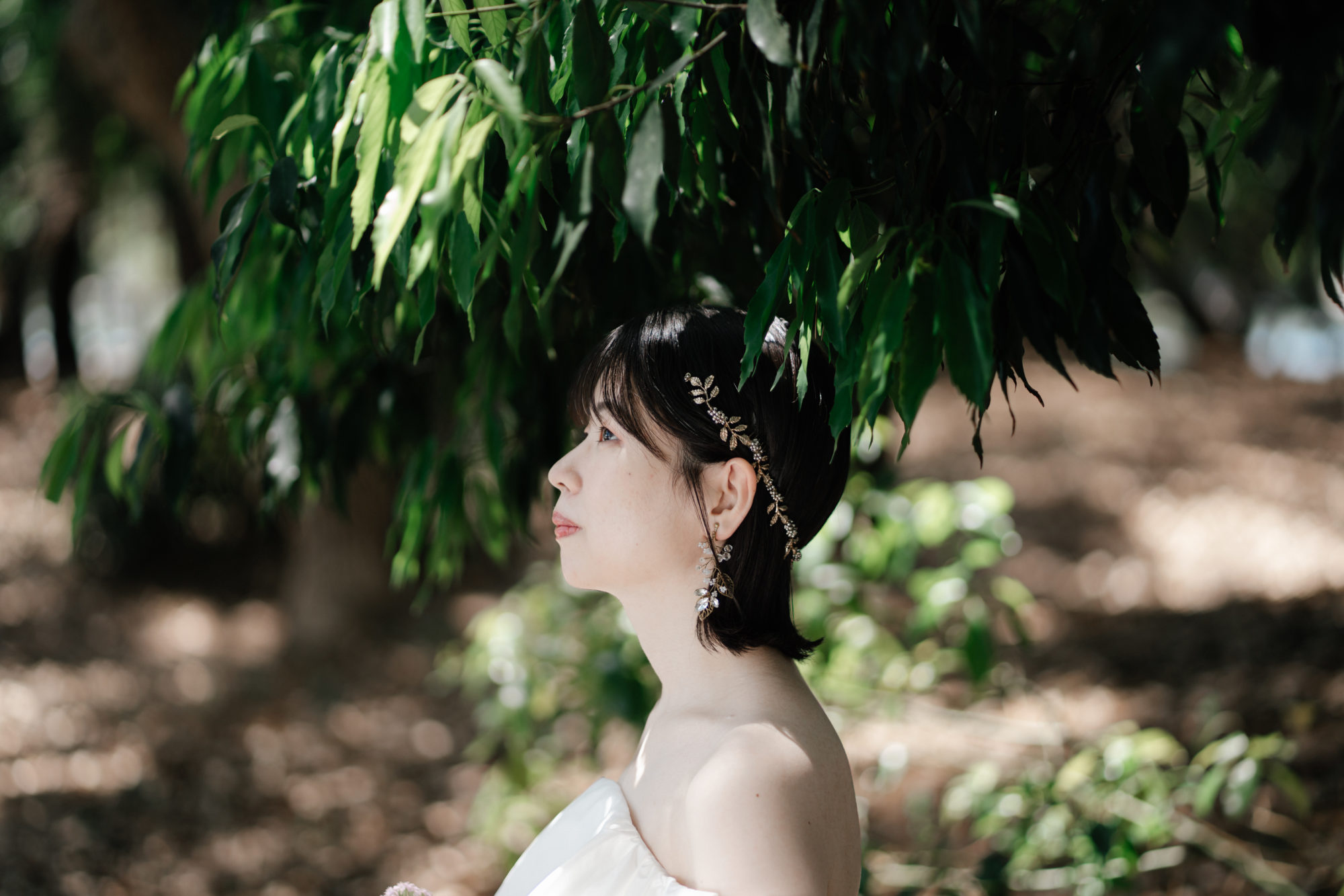 福岡・大濠公園の前撮り/フォトウェディングのロケーション撮影 | 大濠公園のたくさんの緑に囲まれての前撮り。